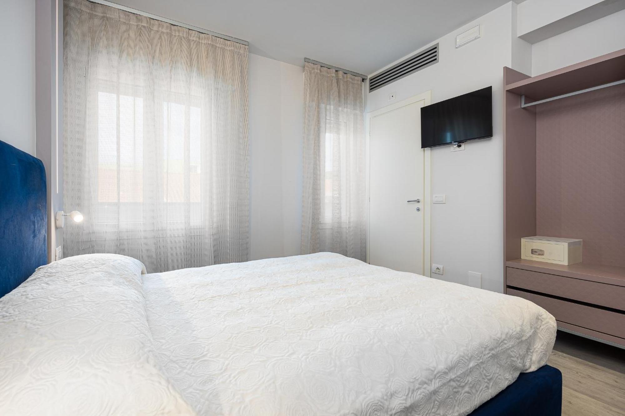 Hotel Niagara Беллария-Иджеа-Марина Экстерьер фото