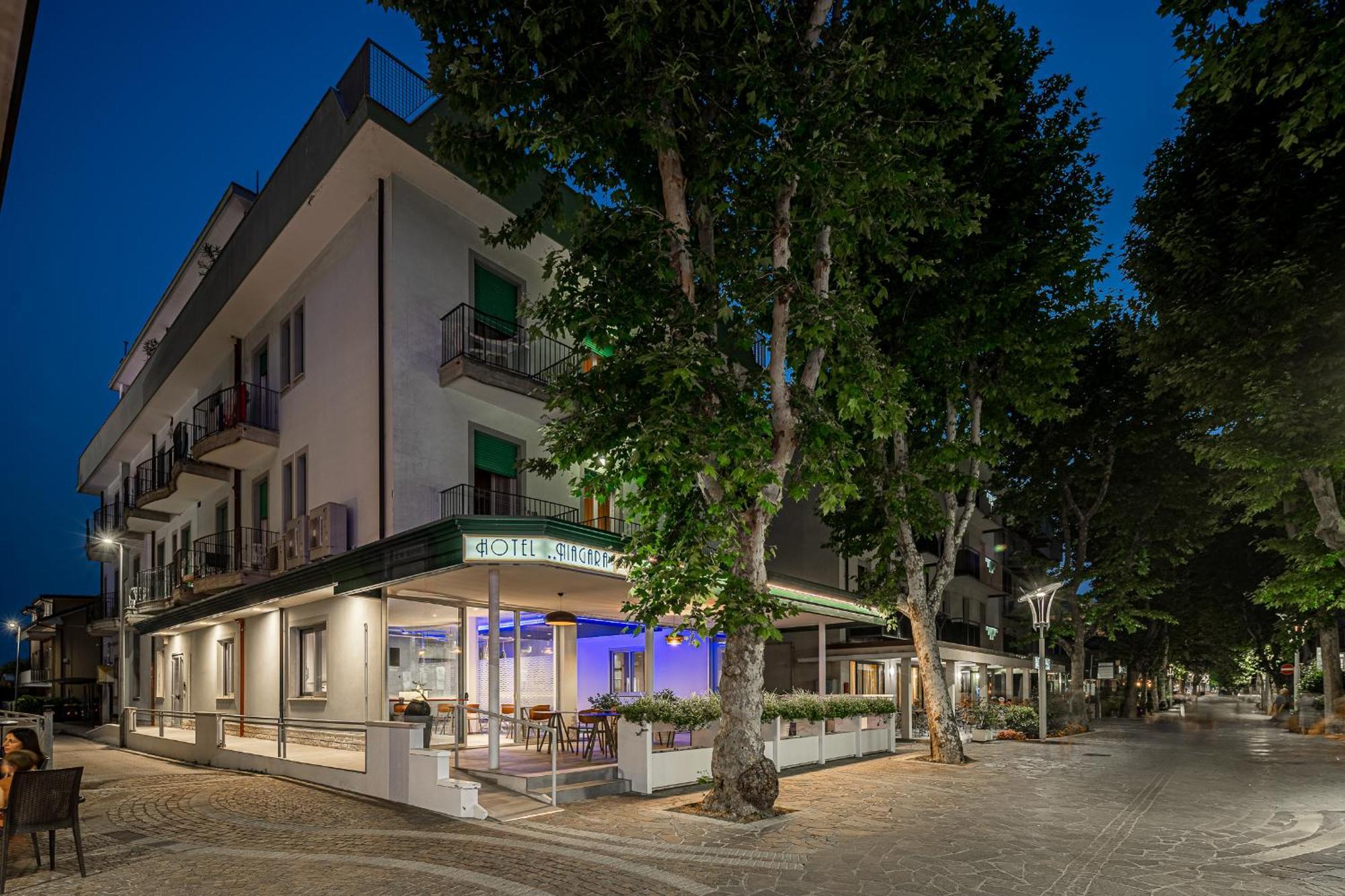 Hotel Niagara Беллария-Иджеа-Марина Экстерьер фото