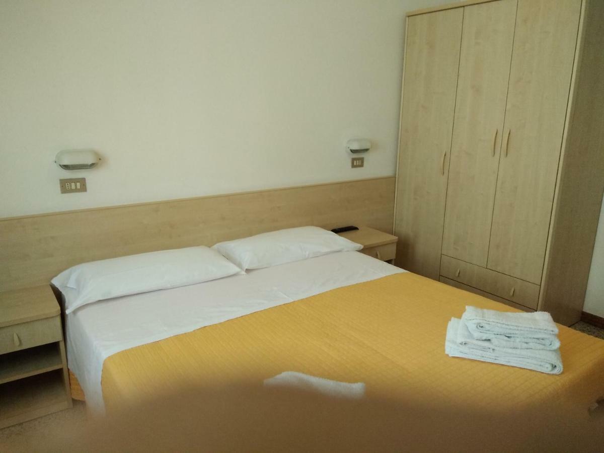 Hotel Niagara Беллария-Иджеа-Марина Экстерьер фото